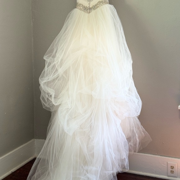 Casablanca Bridal Gown - Picture 4 of 16